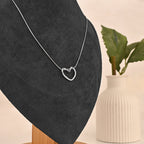 Elegant Heart Link Pendant Necklace – Premium Gold-Tone Jewelry