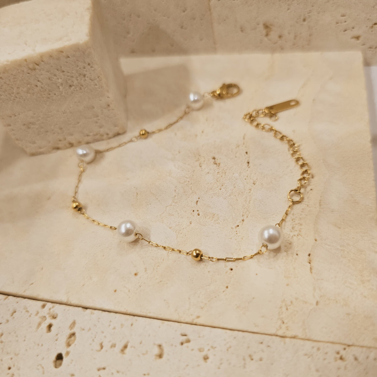 Pearl Minimalistic Bracelet