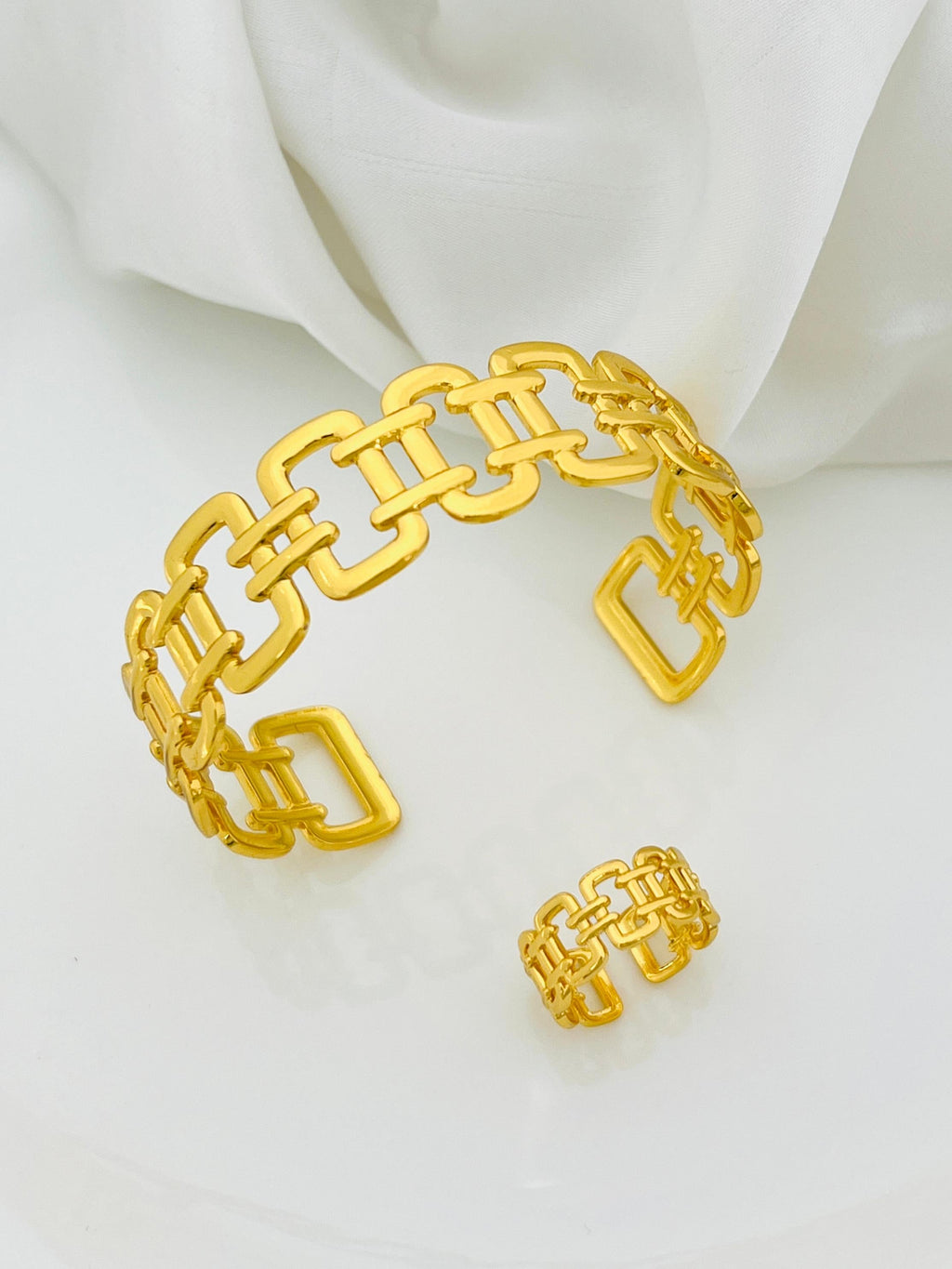 Contorto Bangle (Adjustable)