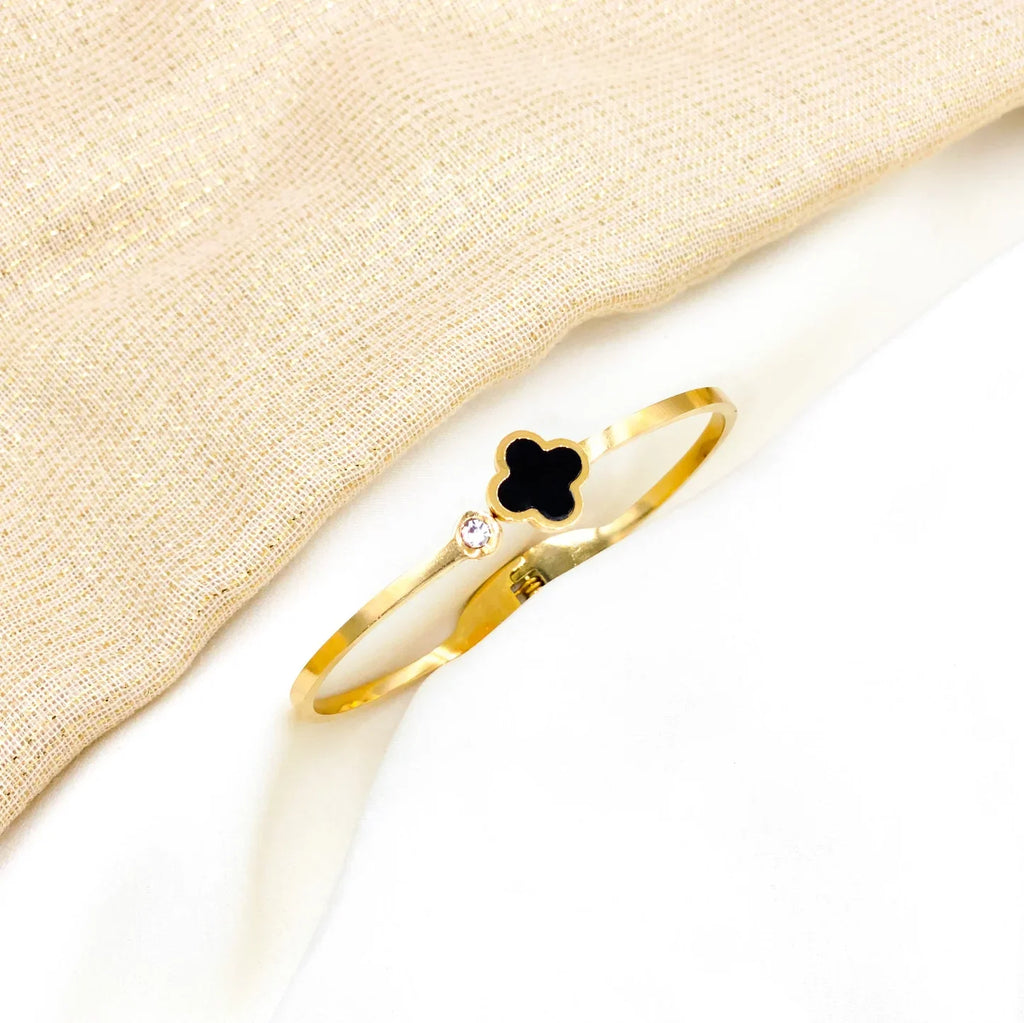 Stainless steel clover bangle