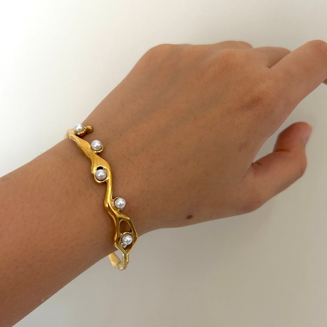 Pearl Handcuff – 316L Furnace-Grade Stainless Steel | High Quality Adjustable Bracelet |